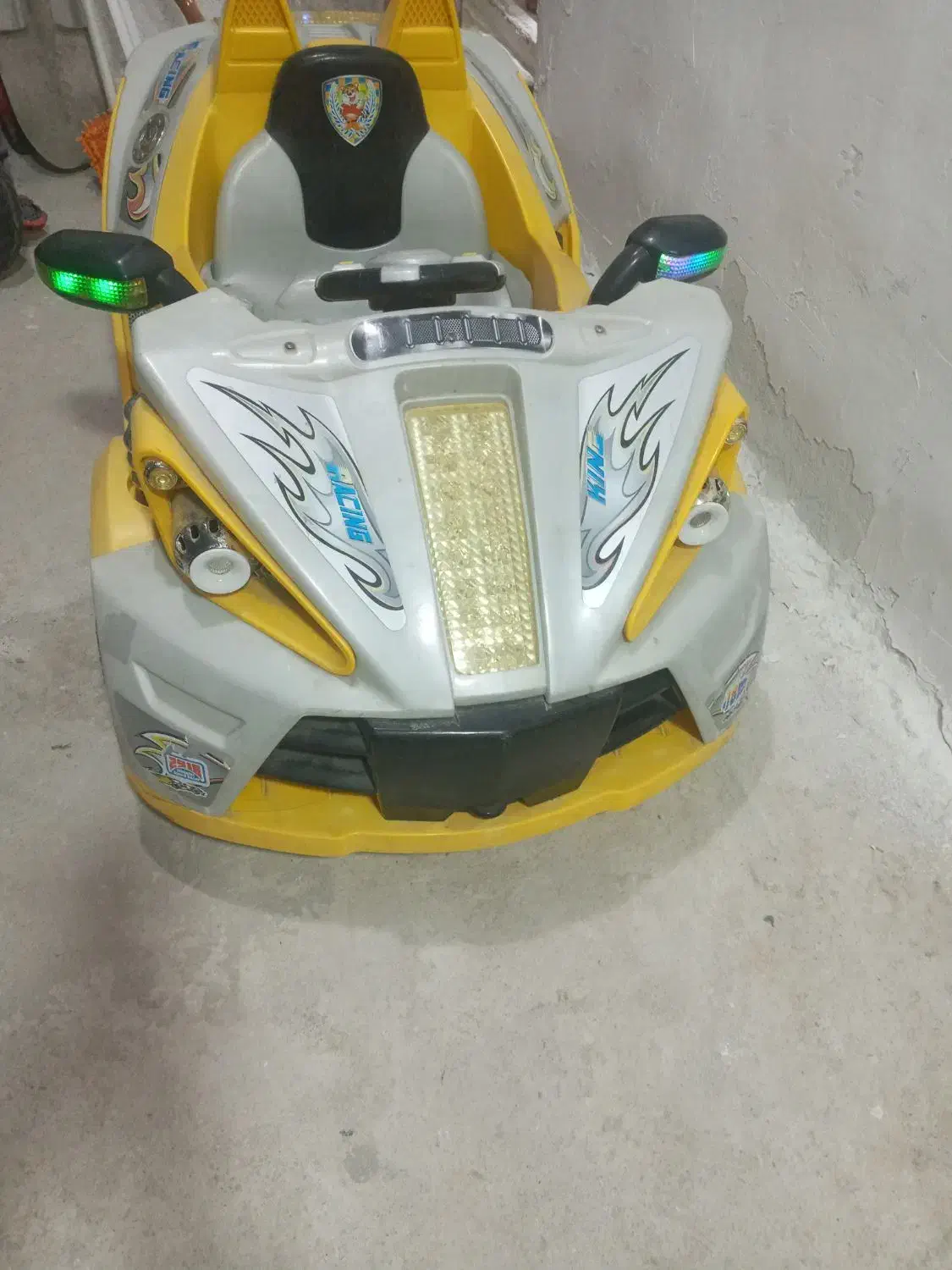 ماشین شارژی|اسباب‌بازی بچه|بندر انزلی, چهارفریضه|دیوار