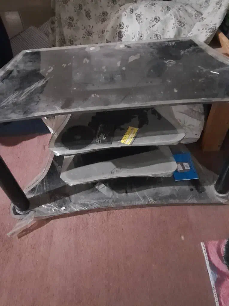 میز تلویزیون شیشه ای|میز تلویزیون|تهران, تختی|دیوار