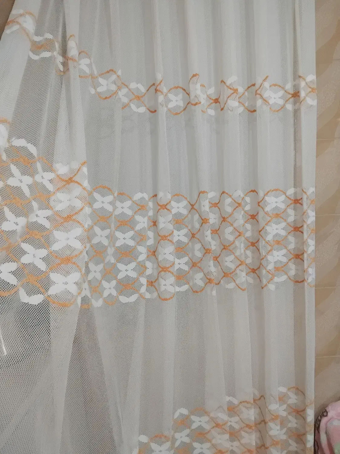 پرده نو|پرده، رانر، رومیزی|قروه, |دیوار