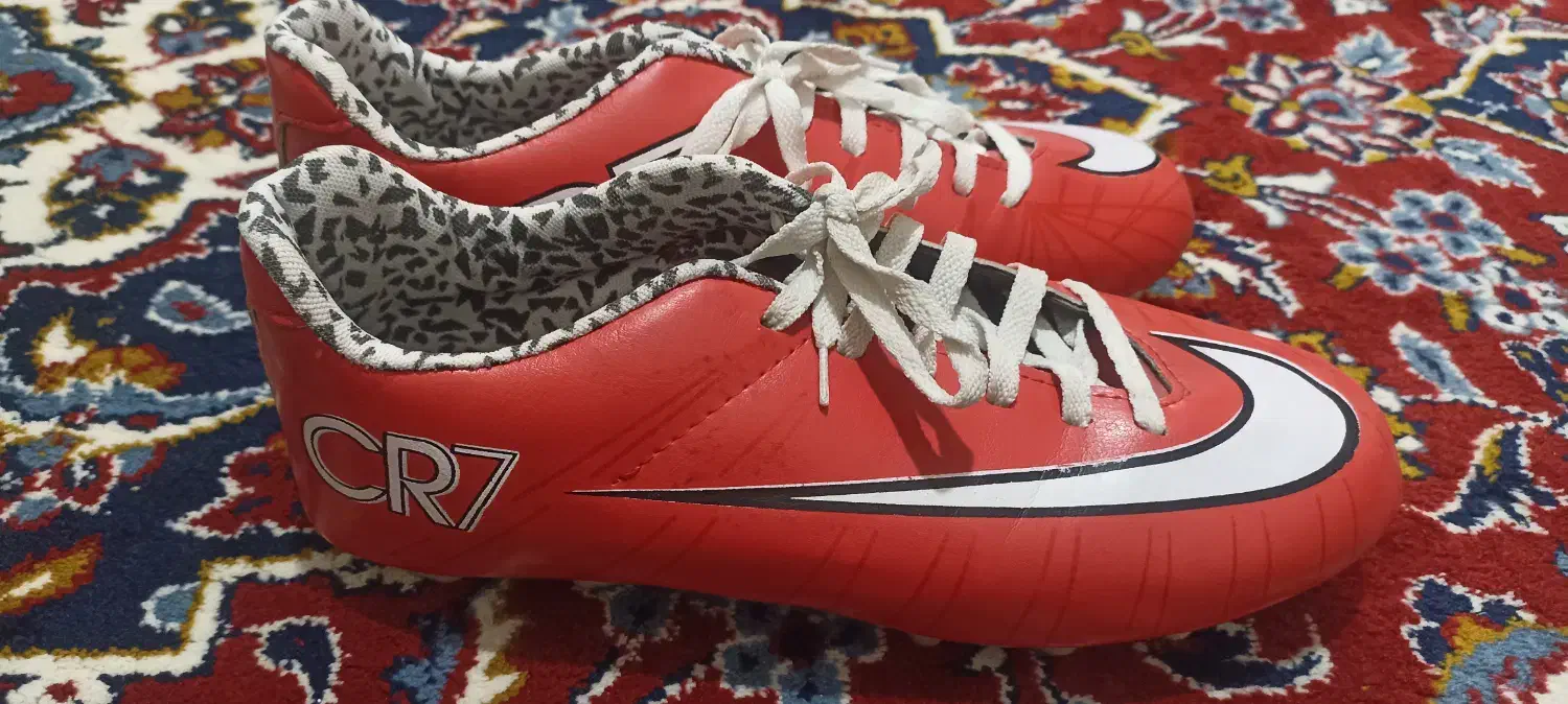 کتونی فوتبال میخی- والیبال و فوتسال|کیف، کفش، کمربند|قزوین, |دیوار