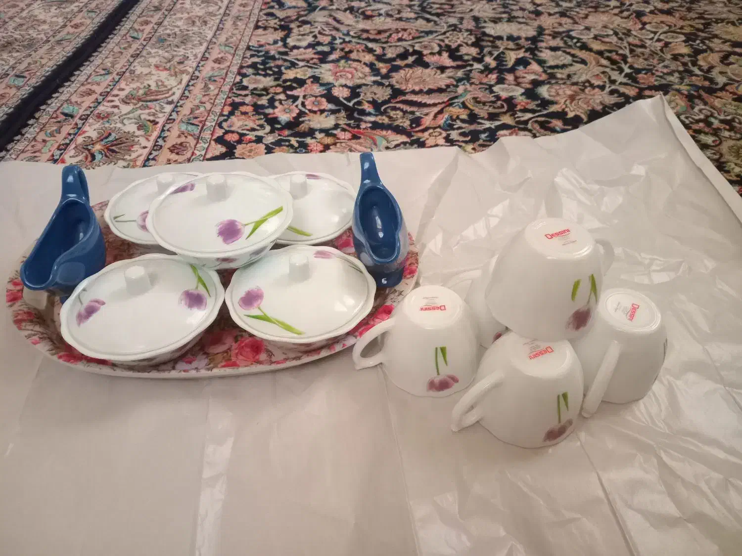 ۱۲ عدد استکان آکروپلیس ۵ عدد قندان و عدد جا سس|ظروف سرو و پذیرایی|کوزران, |دیوار