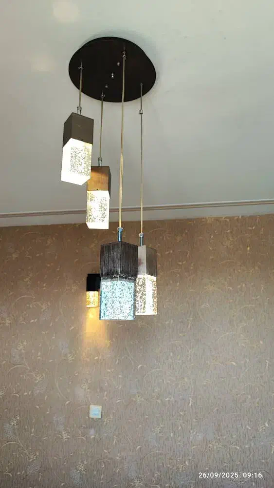 لوستر|لوستر و چراغ آویز|پردیس, فاز ۴|دیوار