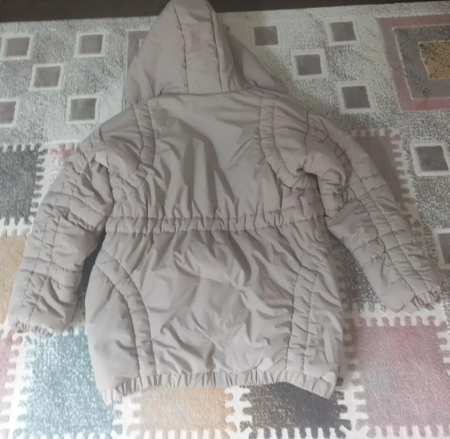 کاپشن|لباس|رشت, بازار|دیوار