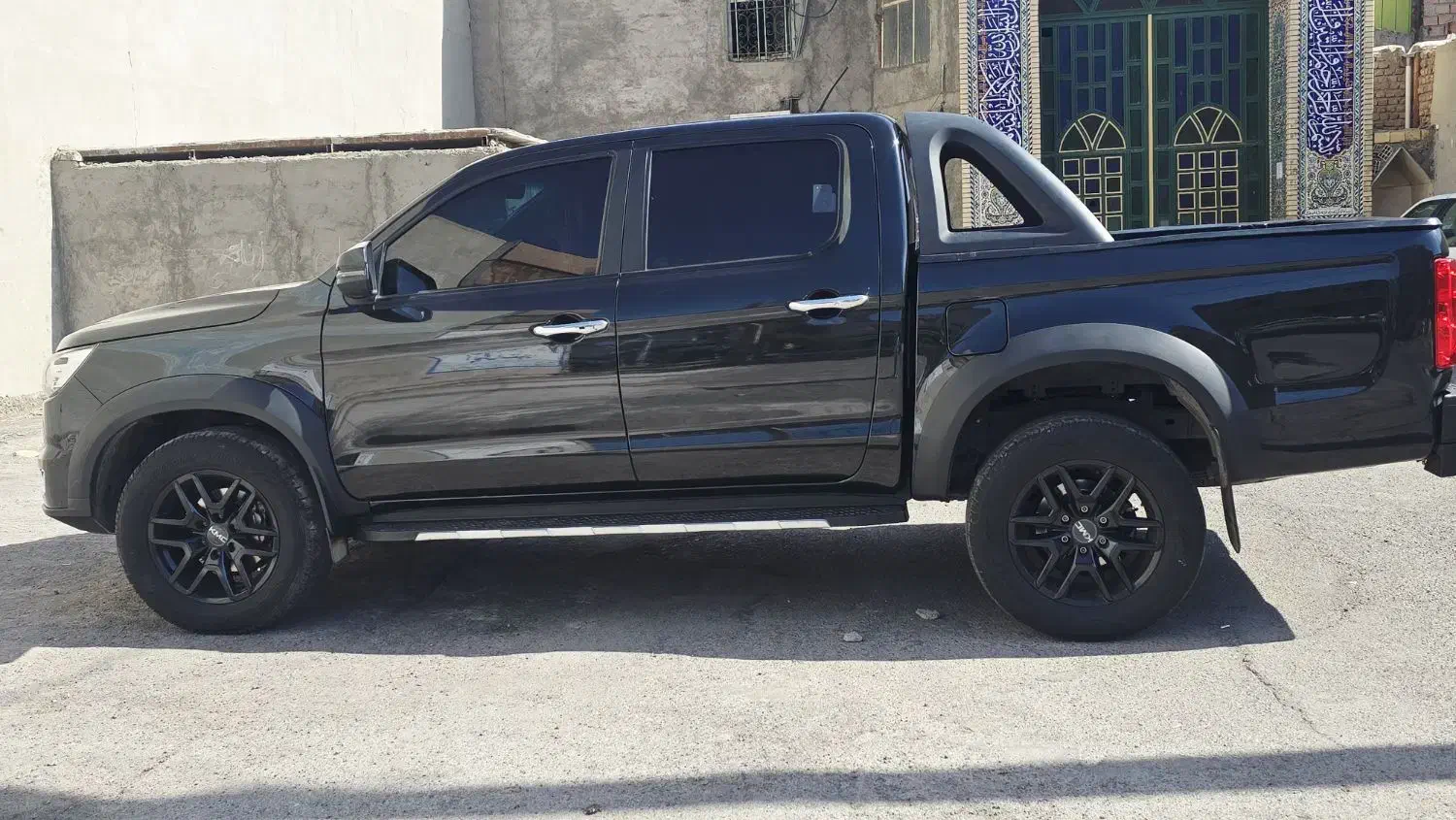 کی ام سی ۱۴۰۲|خودرو سواری و وانت|بم, |دیوار