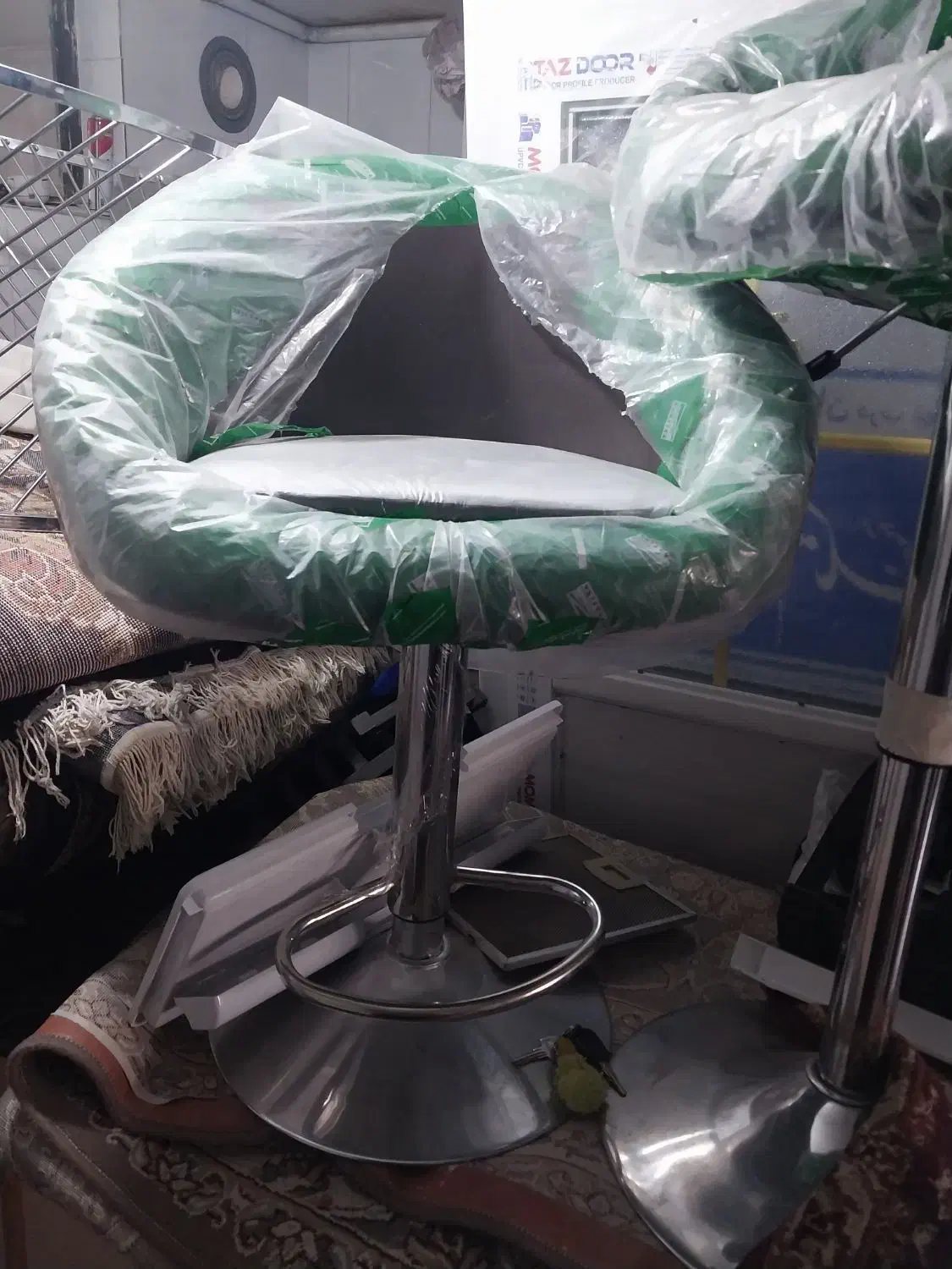 صندلی اوپنی|صندلی و نیمکت|بیرجند, |دیوار