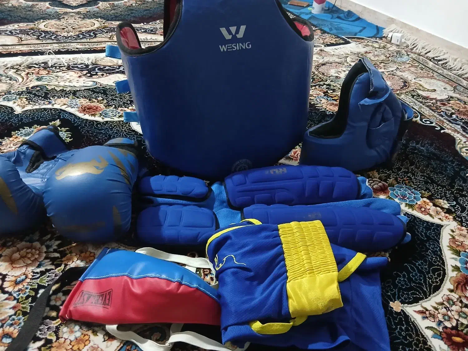 دو ست ورزشی وشو|تجهیزات ورزشی|کرمانشاه, |دیوار