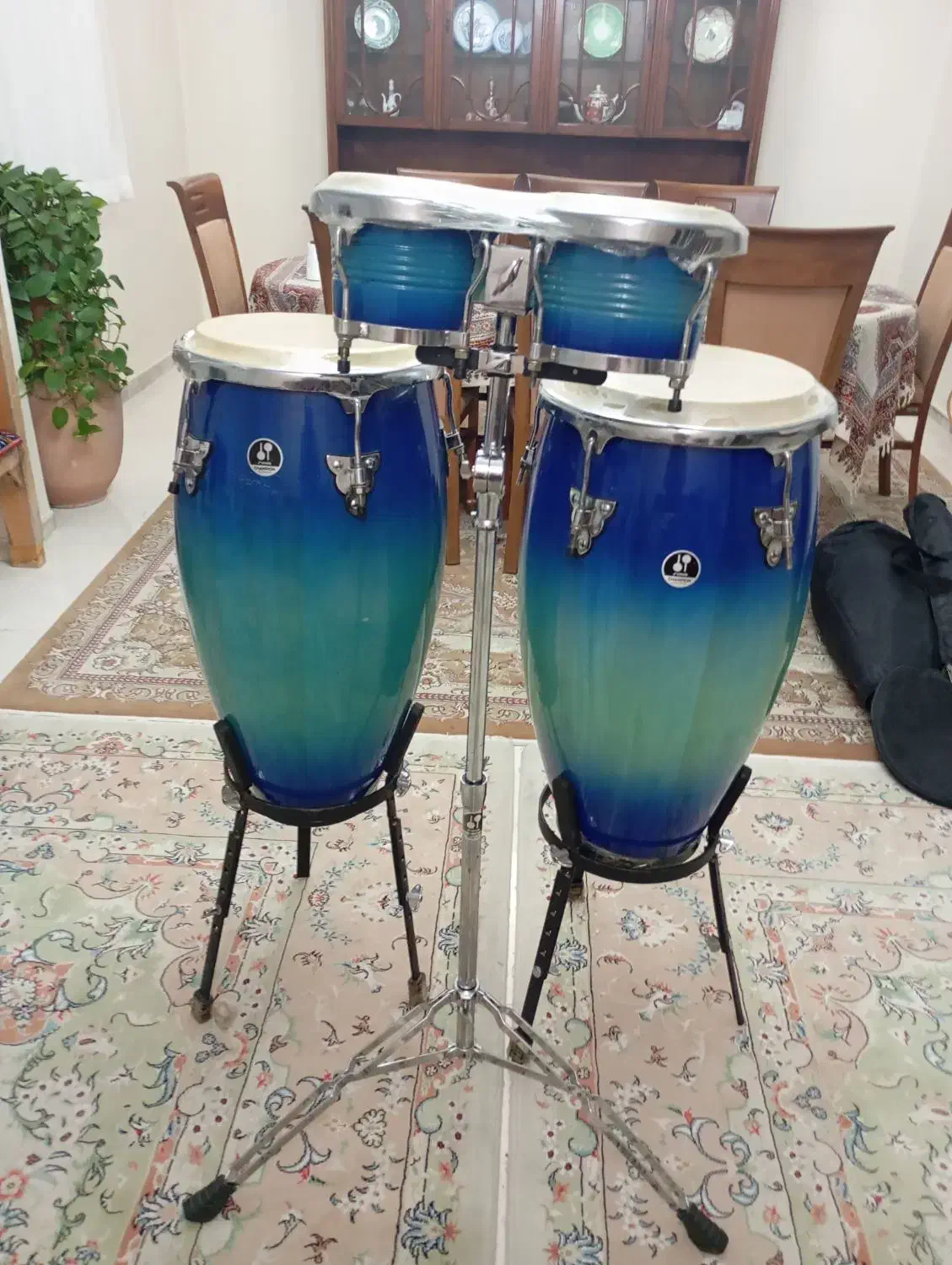 تومبا سونور المان|درام و پرکاشن|تهران, دهکده المپیک|دیوار