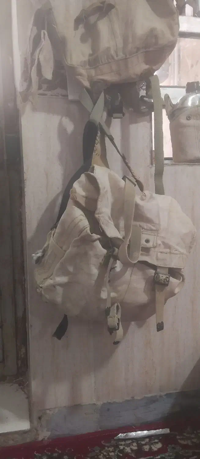 دوعدد کوله پشتی و یک عدد قمقمه اب.|کوهنوردی و کمپینگ|ملکشاهی, |دیوار