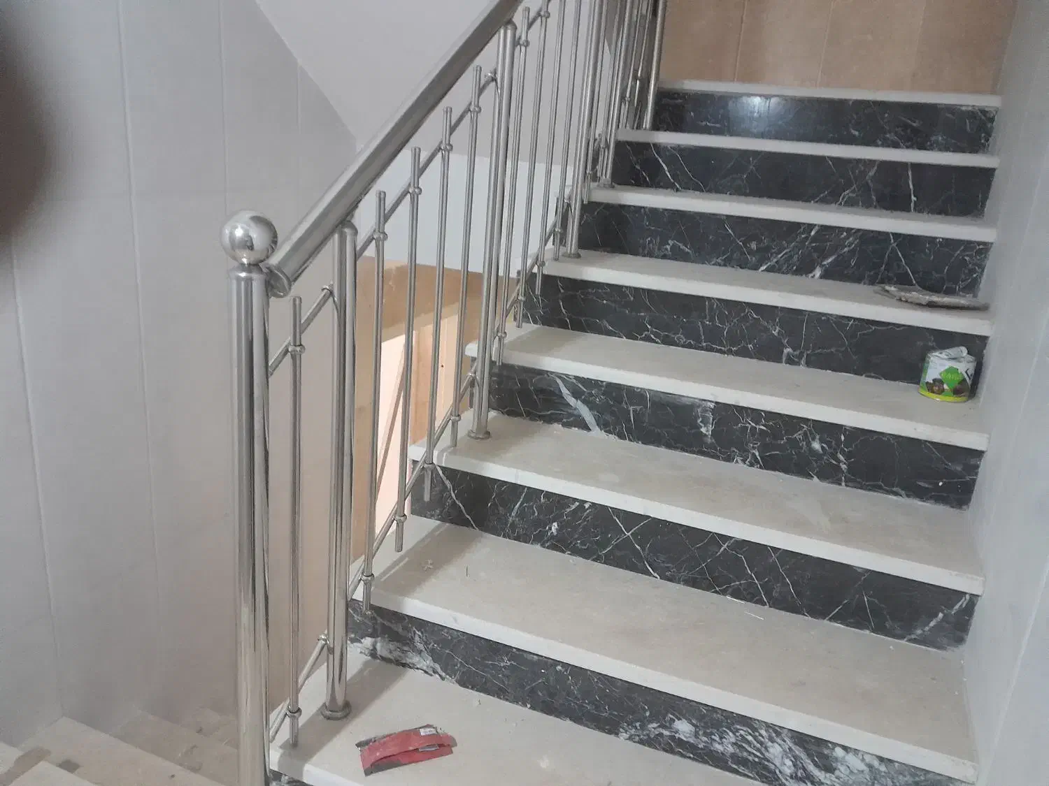 نرده استیل وحفاظ راه پله|خدمات پیشه و مهارت|کرج, سی متری صنعتکاران|دیوار