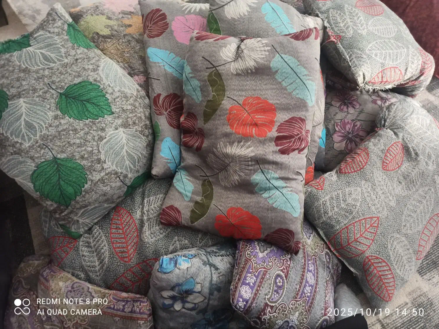 فروش ۲۵ عدد متکا|رختخواب، بالش، پتو|چابهار, |دیوار