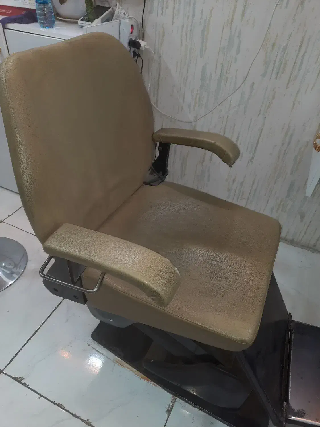 صندلی ارایشگاه پویا|آرایشگاه و سالنهای زیبایی|مشهد, کوشش|دیوار