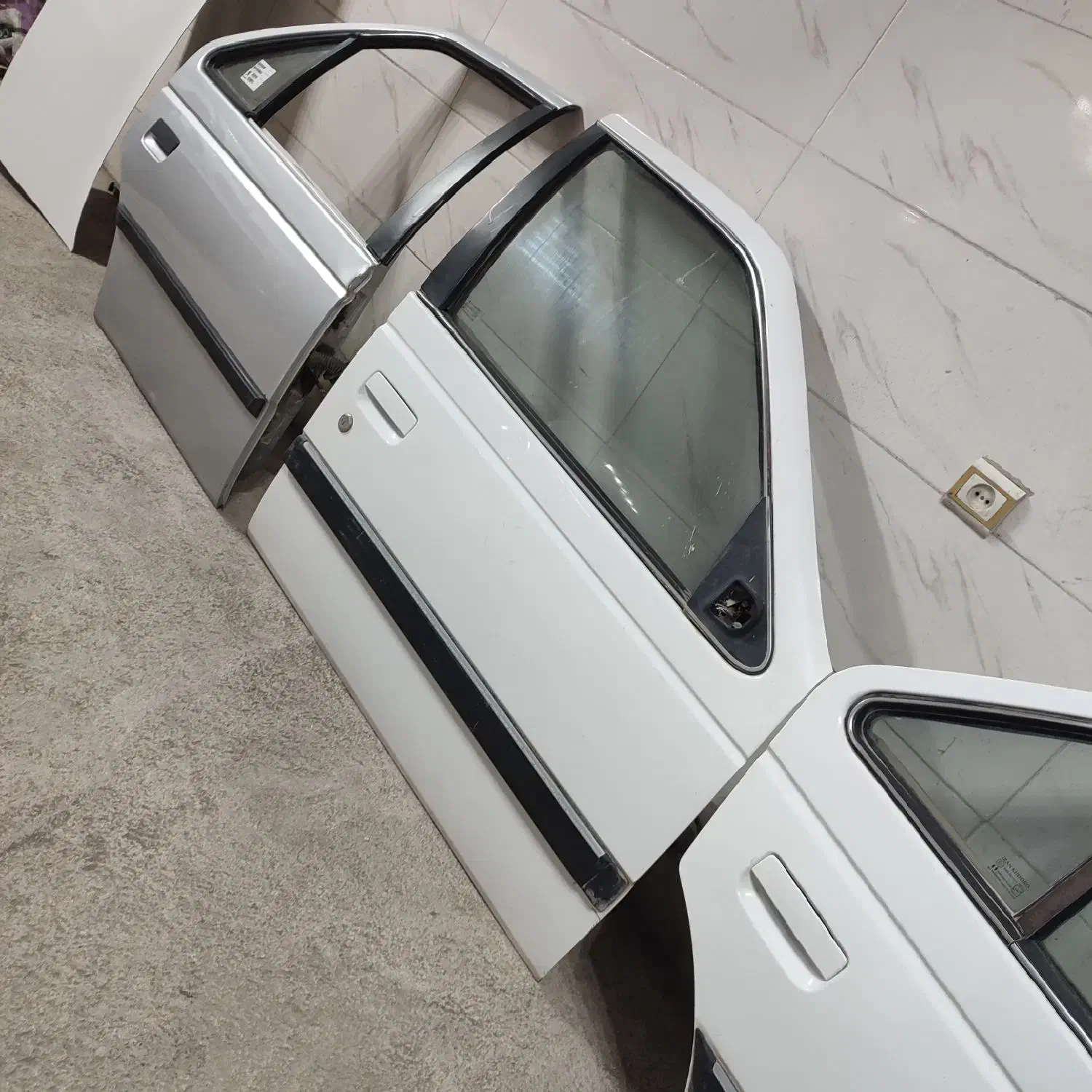 لوازم استوک رنگ فابریک|قطعات یدکی و لوازم جانبی|نیشابور, سرآب کوشک|دیوار