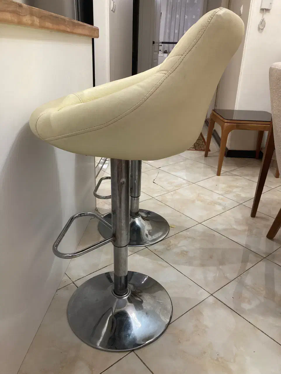 صندلی اُپِنی|صندلی و نیمکت|کرج, ساماندهی|دیوار