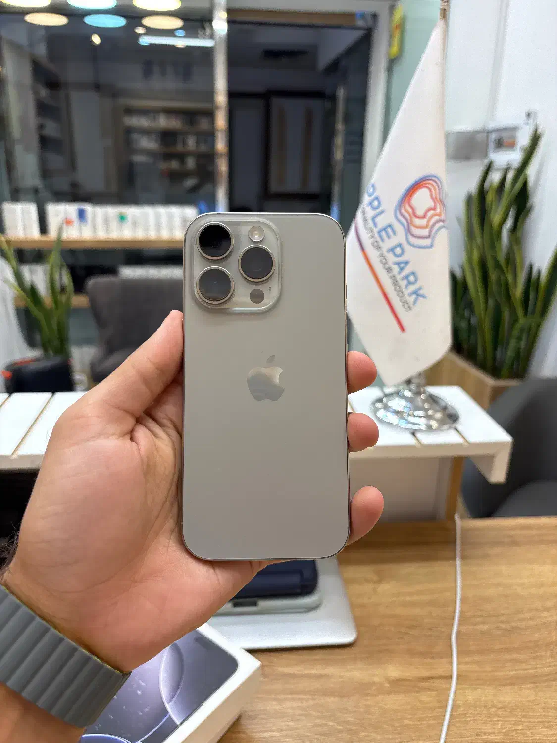 16pro 256|موبایل|اصفهان, جلفا|دیوار