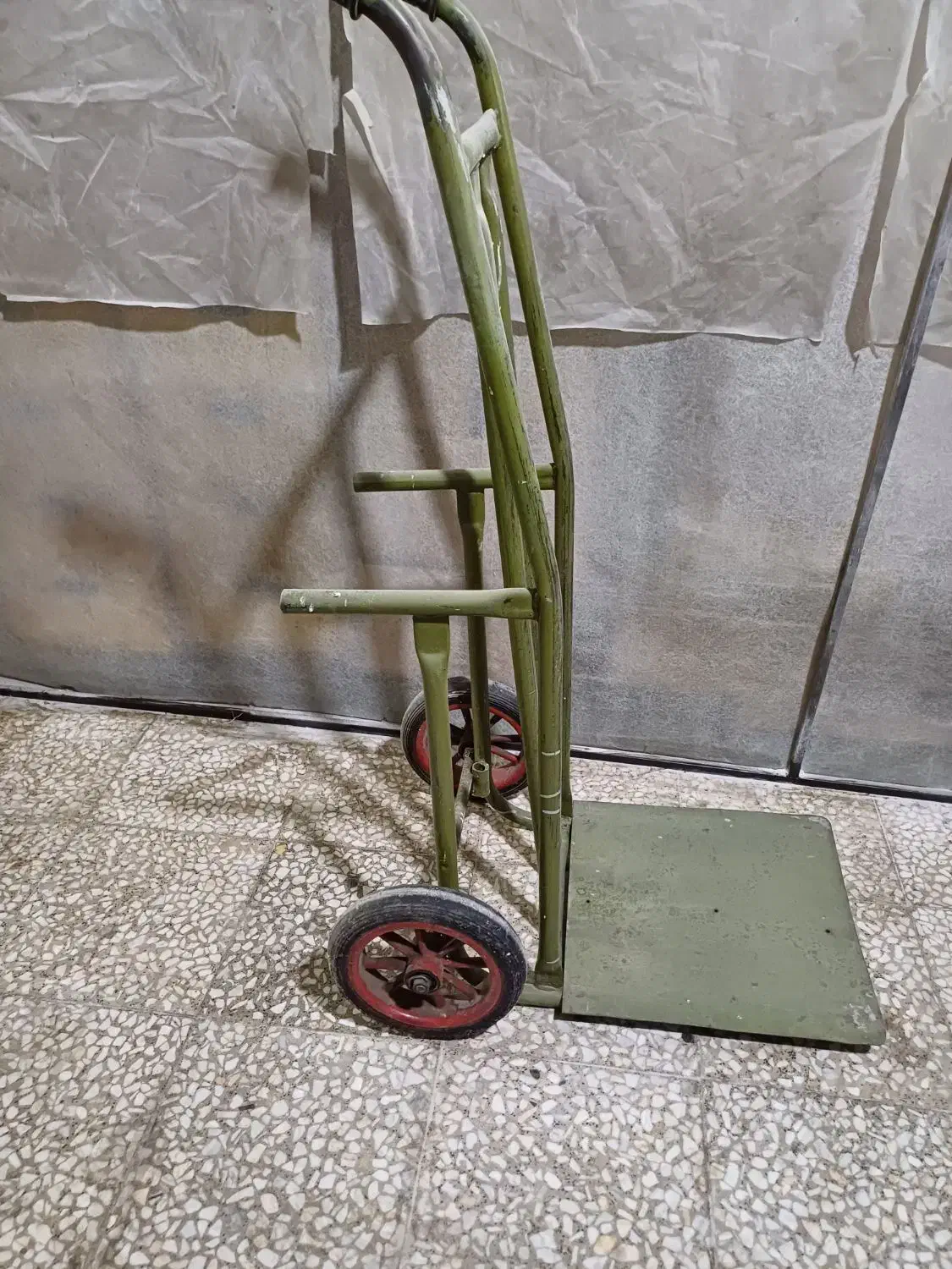 چرخ|ابزارآلات|جاجرود, |دیوار