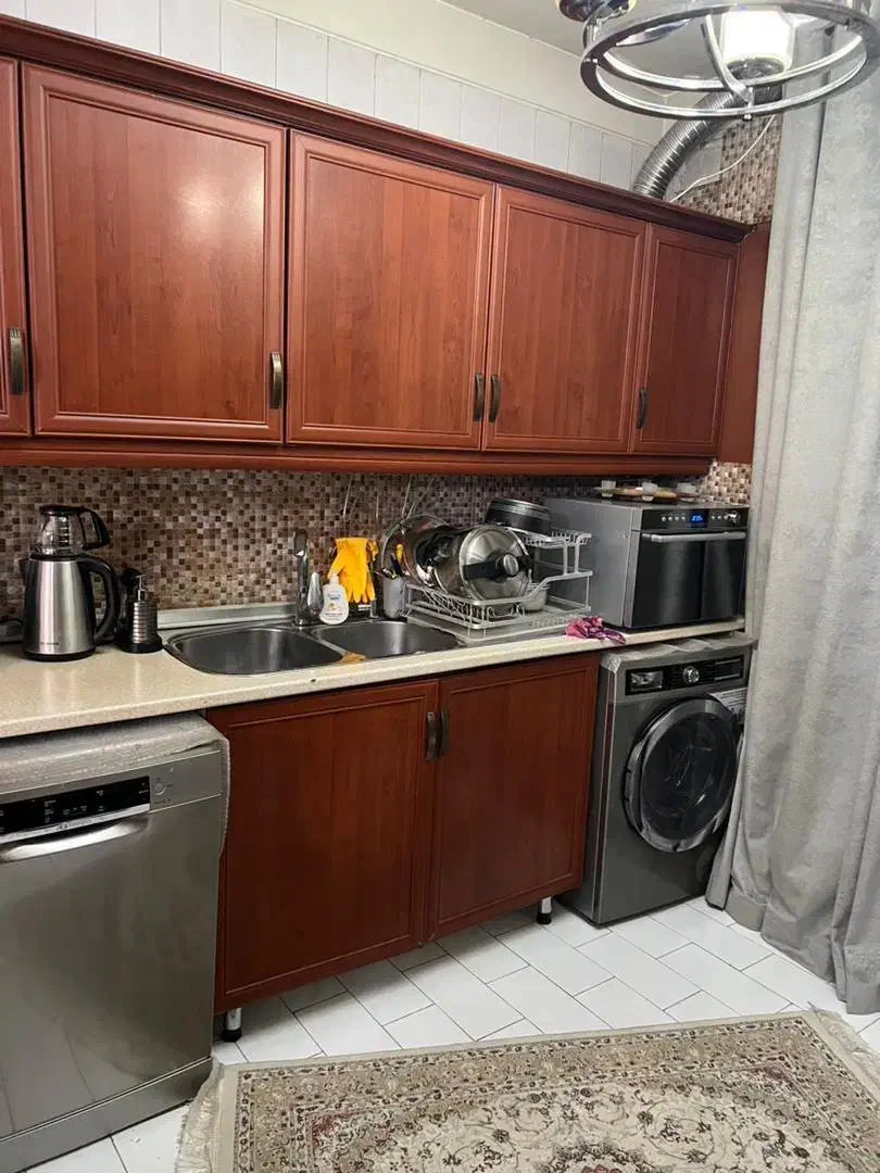 90متر سالن پرده خور باپارکینگ و 12مترانباری