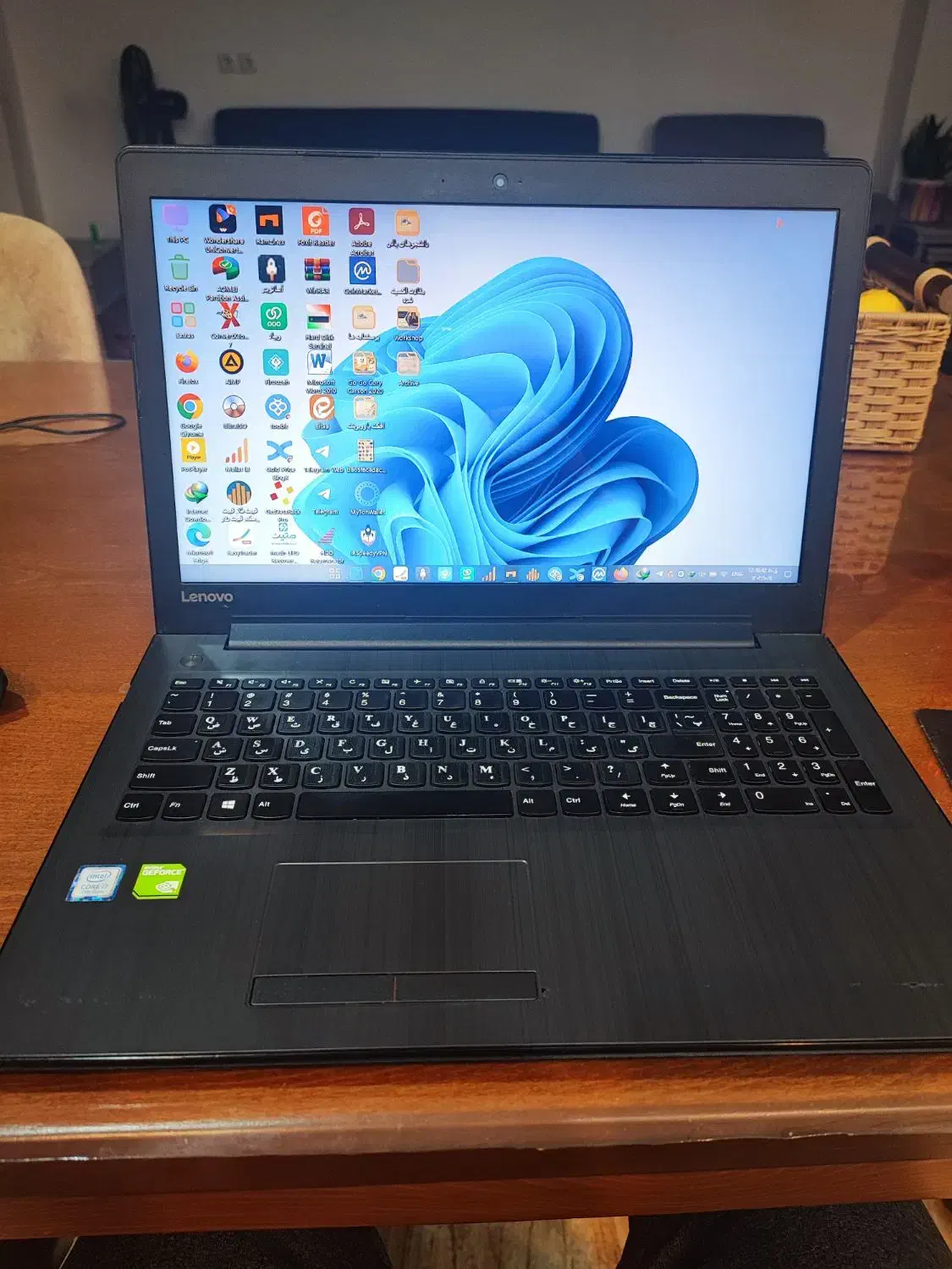 لپ تاپ لنوو i7 نسل ۷ گرافیک ۲ رم ۸ و هارد SSD 500|رایانه همراه|قائم‌شهر, |دیوار