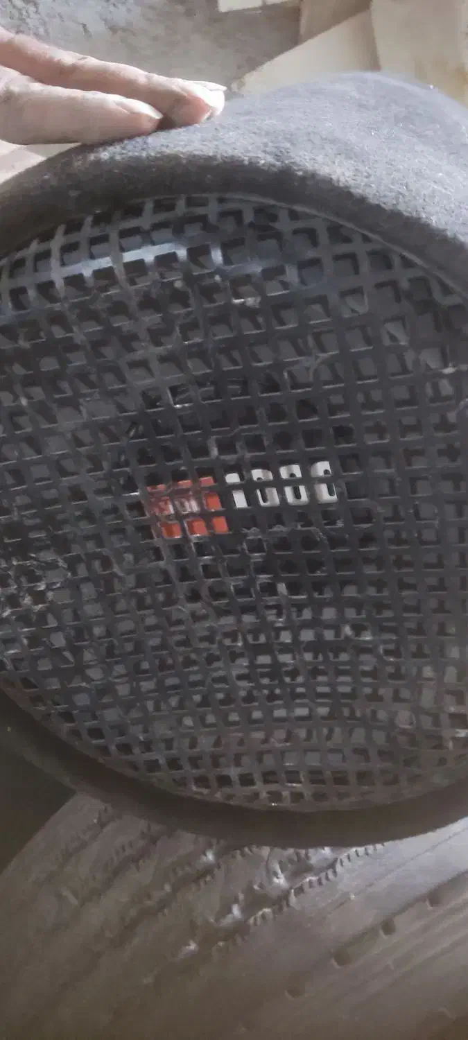 ساب جی بی ال|صوتی و تصویری|زارچ, |دیوار