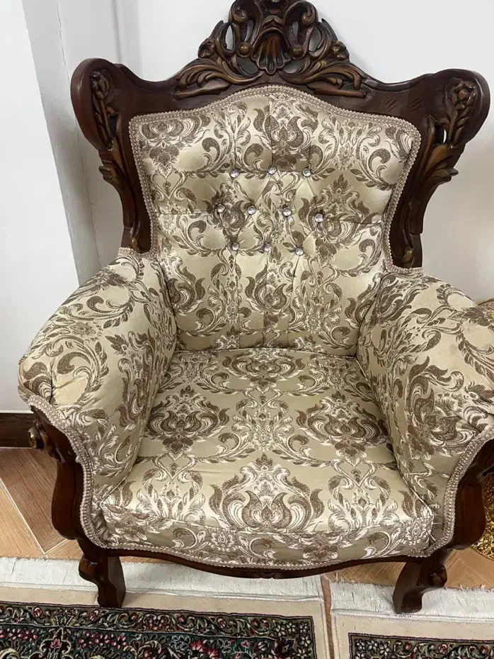 مبل سلطنتی ۹ نفره و ۳ میز جلو مبلی|مبلمان خانگی و میز عسلی|رفسنجان, |دیوار