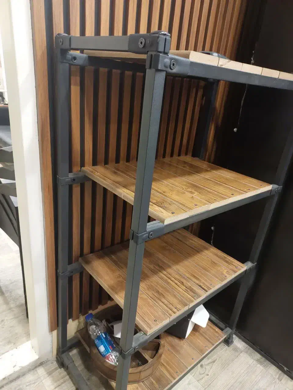 قفسه فلزی و ام دی اف|کتابخانه، شلف، قفسههای دیواری|قم, زنبیل آباد|دیوار