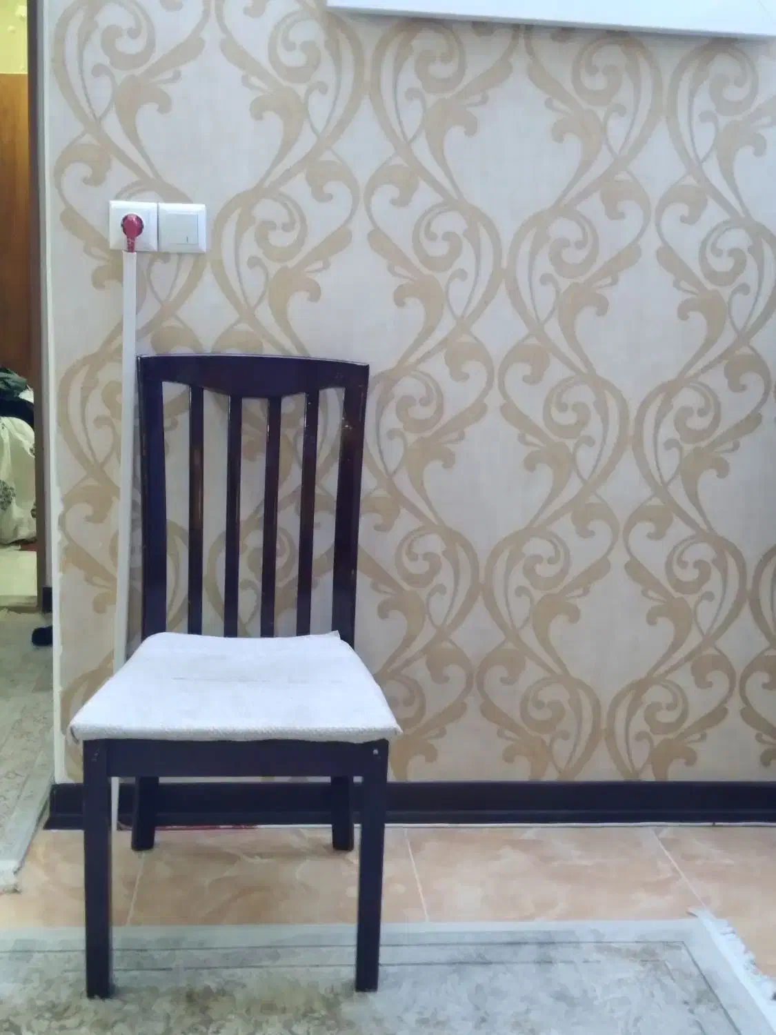 صندلی چوبی|صندلی و نیمکت|قم, انسجام|دیوار