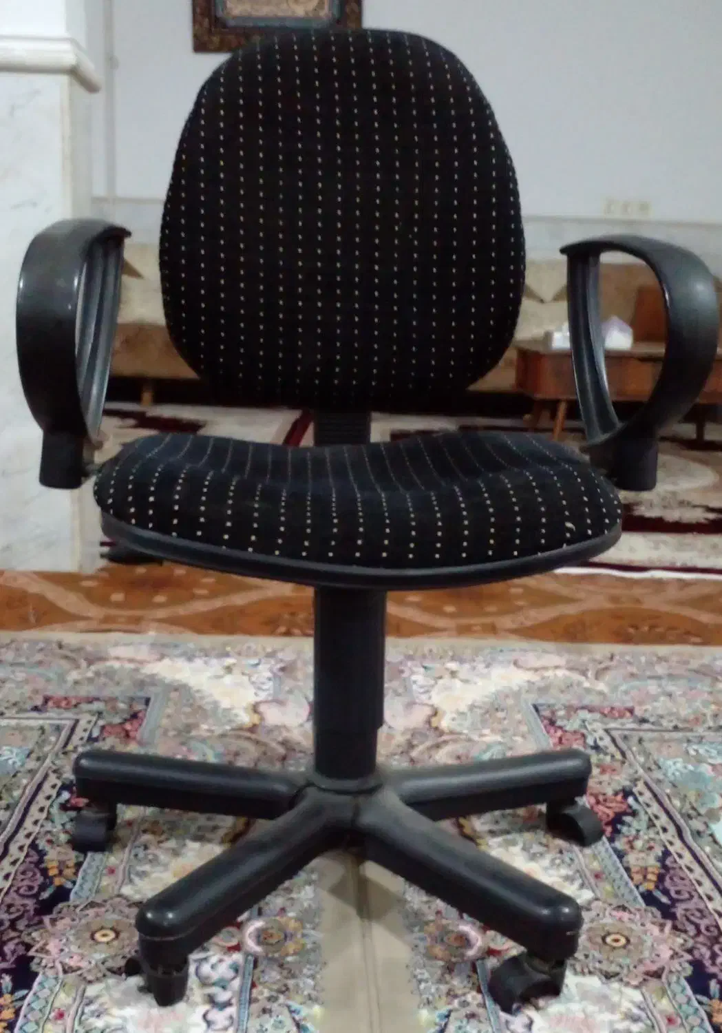 صندلی گردان|صندلی و نیمکت|قم, دروازه چوبی|دیوار