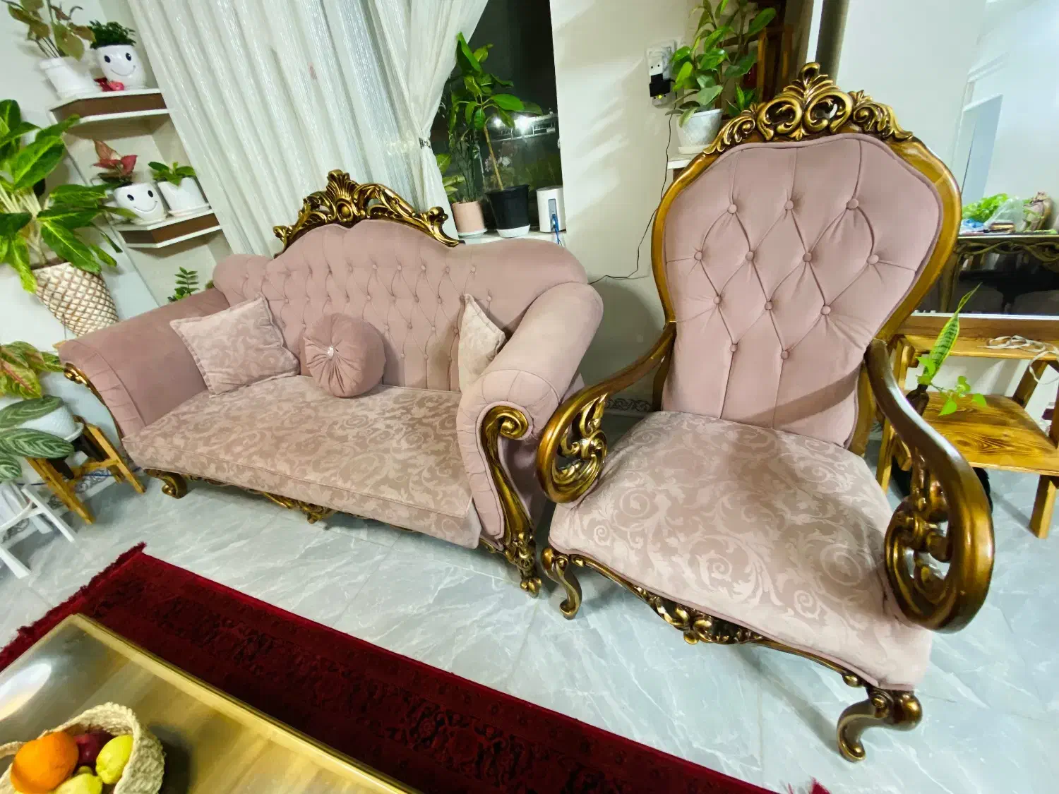 فروش فوری ست مبل سلطنتی و میز غذا خوری|مبلمان خانگی و میز عسلی|لنگرود, |دیوار