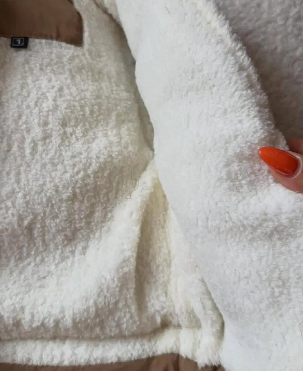 پافر بچگونه|لباس|ساوه, |دیوار