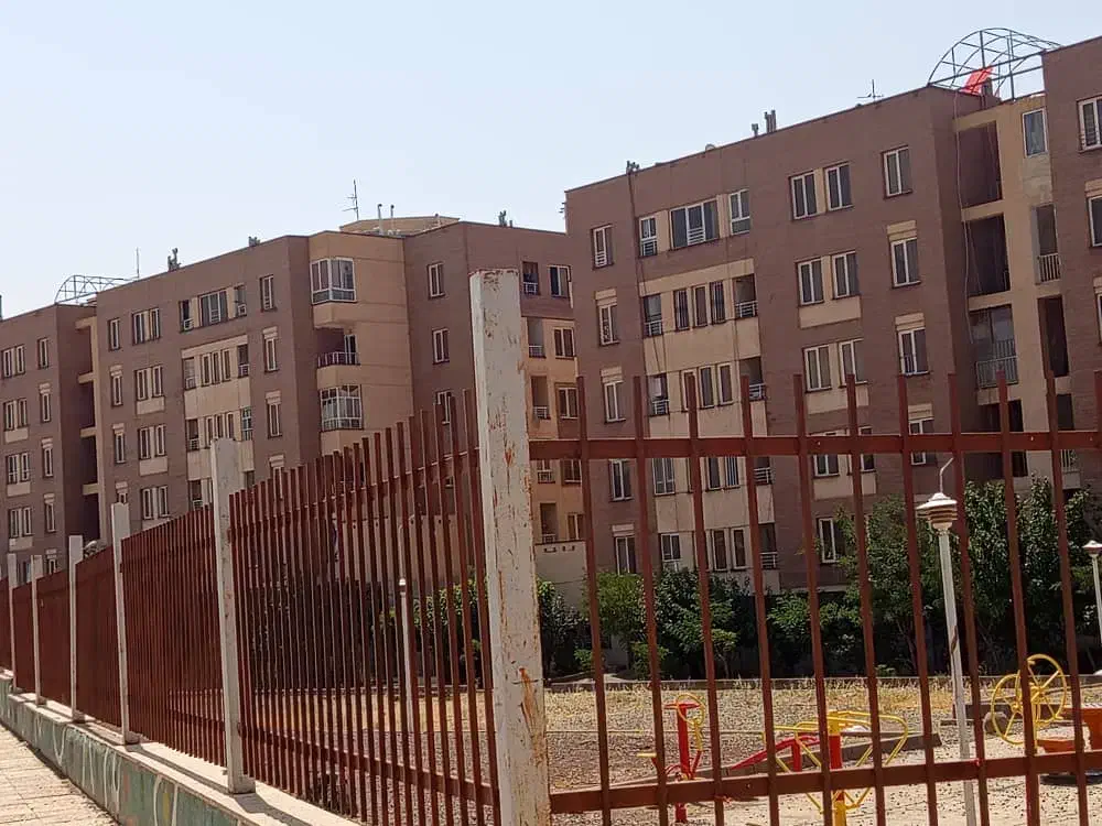 فروش واحد خوش نقشه نورگیر پارکینگ مسقف فاز ۴شمالی|فروش آپارتمان|پرند, فاز ۵|دیوار