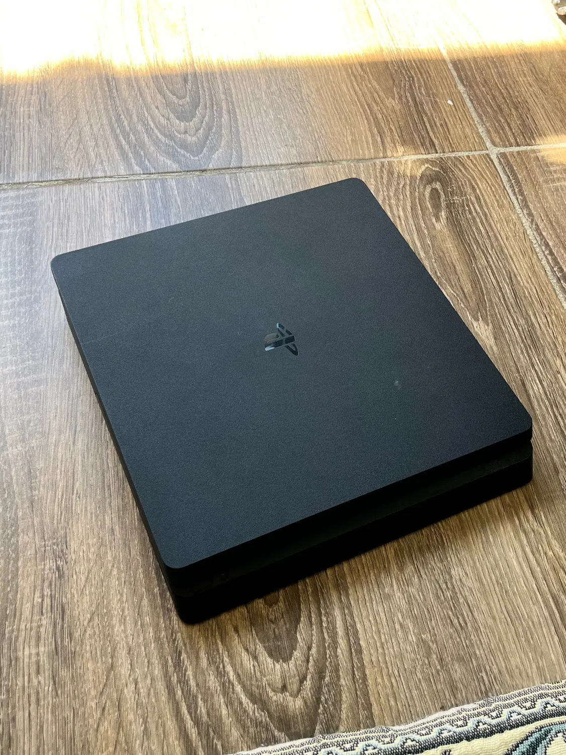 Ps4 slim|کنسول، بازی ویدئویی و آنلاین|ساری, |دیوار