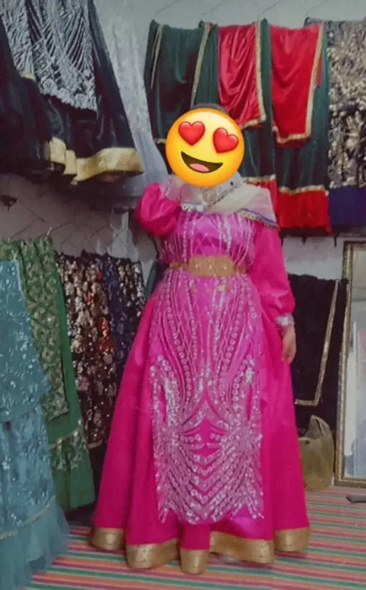 گالری ابرا|لباس|دزفول, |دیوار