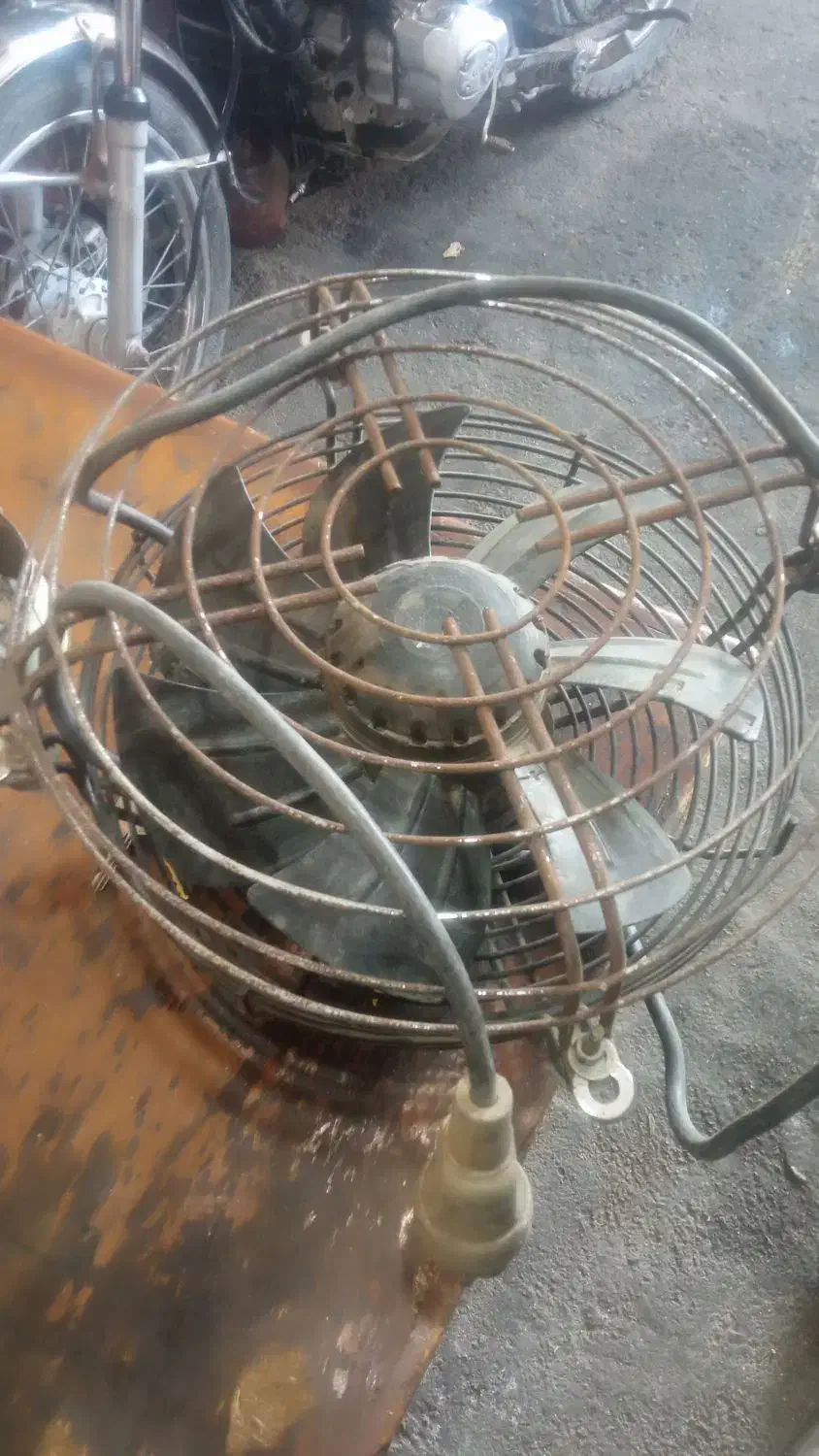 فن هواکش|پنکه و تصفیه‌کنندهٔ هوا|نوشین شهر, |دیوار