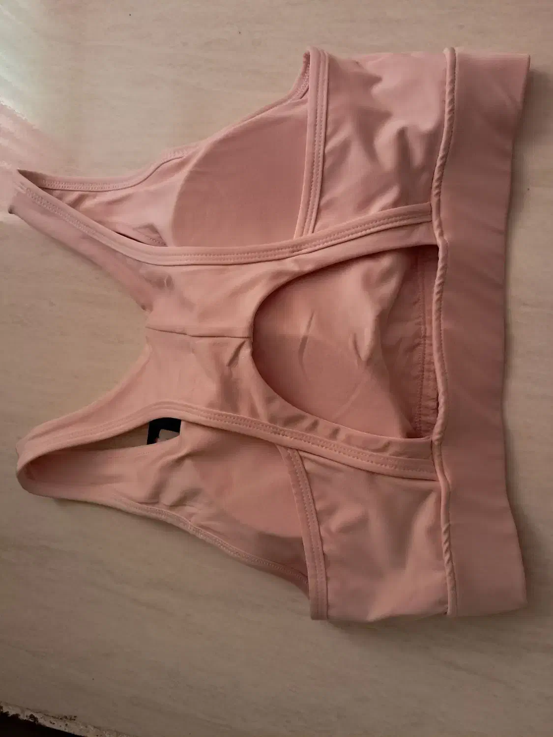 نیم‌تنه ورزشی|لباس|اراک, |دیوار