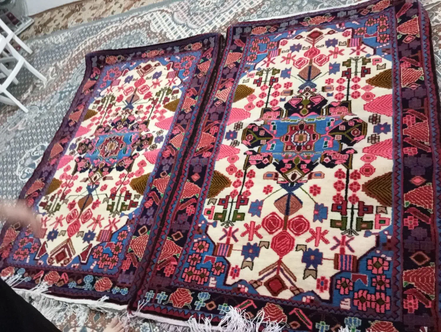 یک عدد قالی نونو دست بافت با نقش و نگار زیبا|فرش|بروجرد, |دیوار