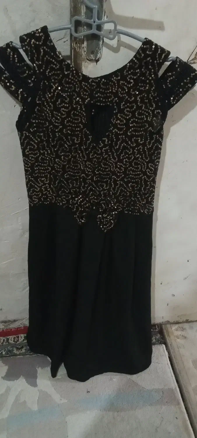 لباس مجلسی|لباس|تربت جام, جامرود|دیوار