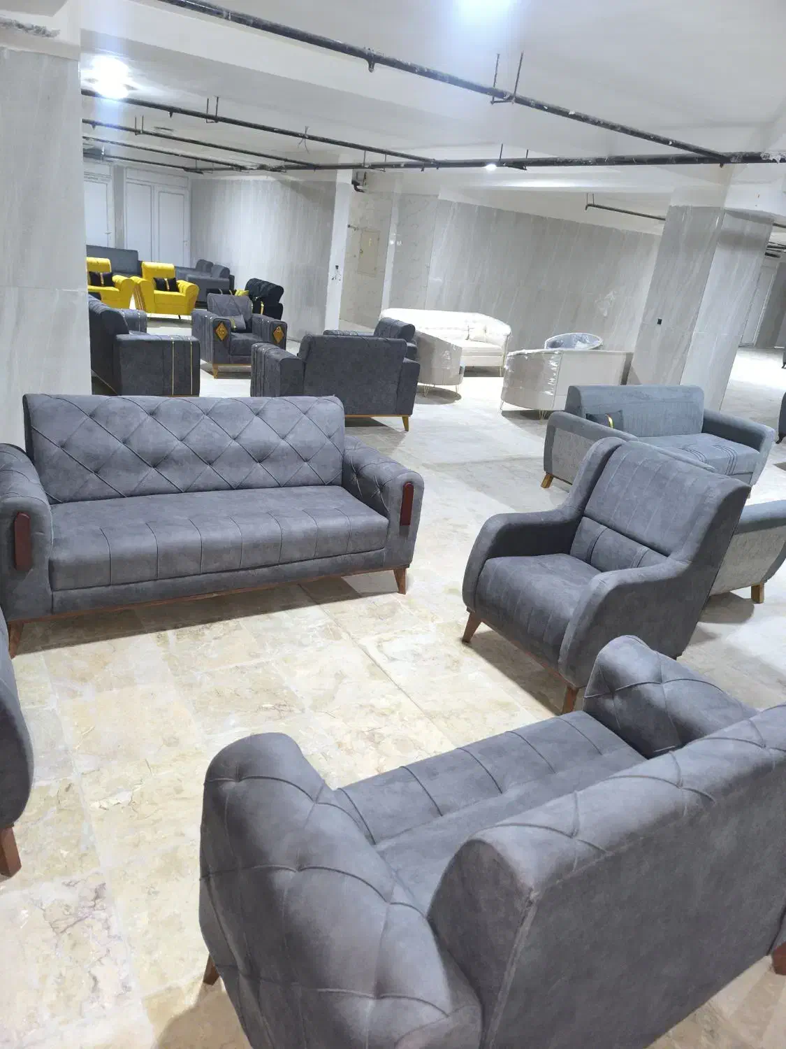 مبل راحتی هفت نفره آیدا + یک عدد میز جلو مبلی هدیه|مبلمان خانگی و میز عسلی|چابهار, |دیوار