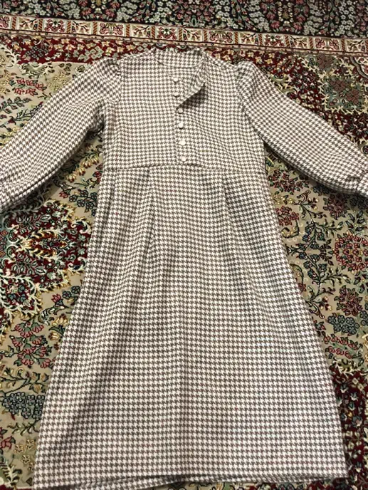 پیراهن پیچازی|لباس|لاهیجان, کوی زمانی|دیوار