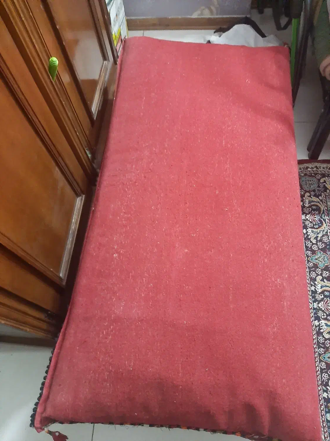 دو جفت پشتی بزرگ لاکی جرگلان و قهوهای دستی ساده|پشتی|مشهد, دانشجو|دیوار