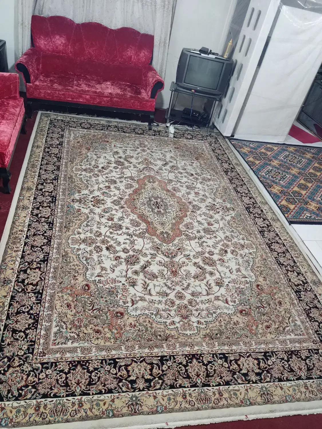 فرش|فرش|کرج, برغان|دیوار