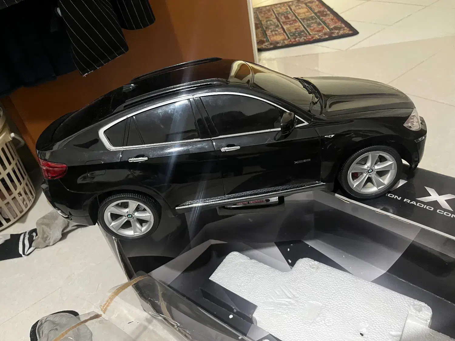 ماشین اسباب بازی کنترلی بی ام و بزرگ نو با جعبه|اسباببازی|شیراز, فرهنگ شهر|دیوار