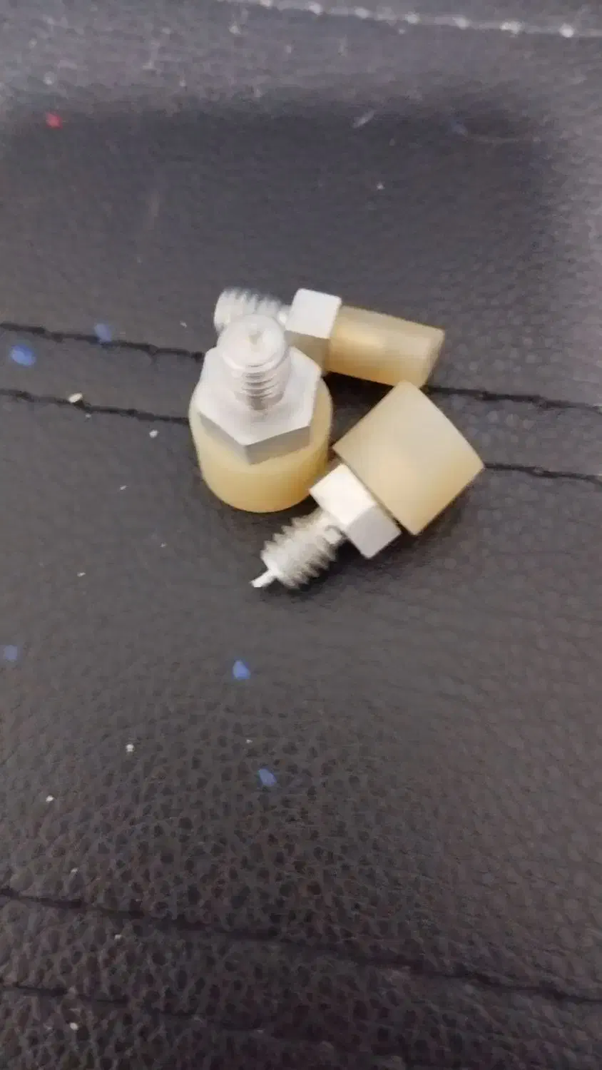 دکمه زن|لوازم خیاطی و بافتنی|باقرشهر, |دیوار