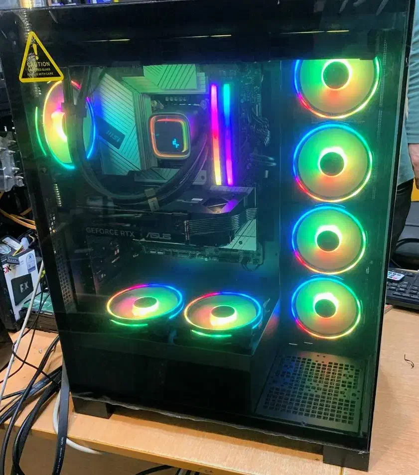 کیس گیمینگ غول آکواریومی|رایانه رومیزی|رشت, رشتیان|دیوار