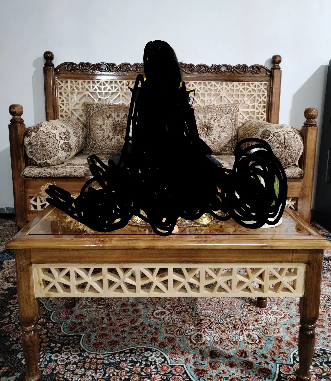 تخت سنتی دونفره با میز عسلی|مبلمان خانگی و میز عسلی|قم, سیدان|دیوار