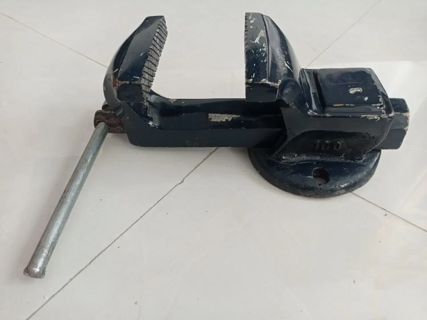 گیره رومیزی آلمانی|ابزارآلات|گلبهار, شهر جدید گلبهار|دیوار