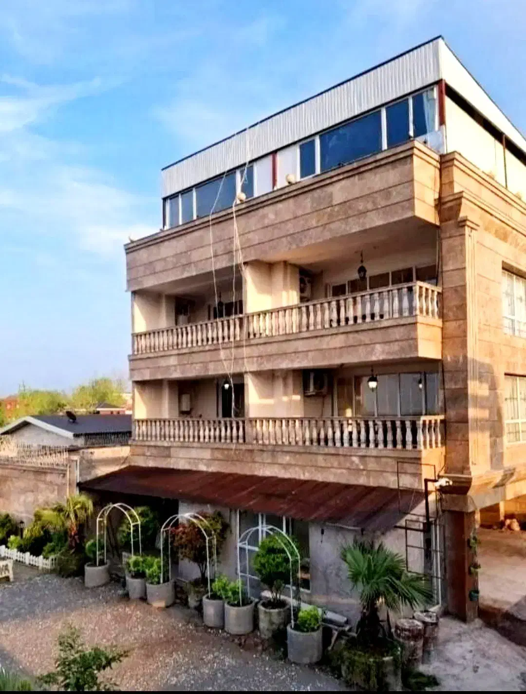 ویلا لاکچری لب ساحل باویو ابدی دریا، مالک هستم|اجارهٔ کوتاه‌مدت ویلا و باغ|بندر انزلی, جفرود پایین|دیوار