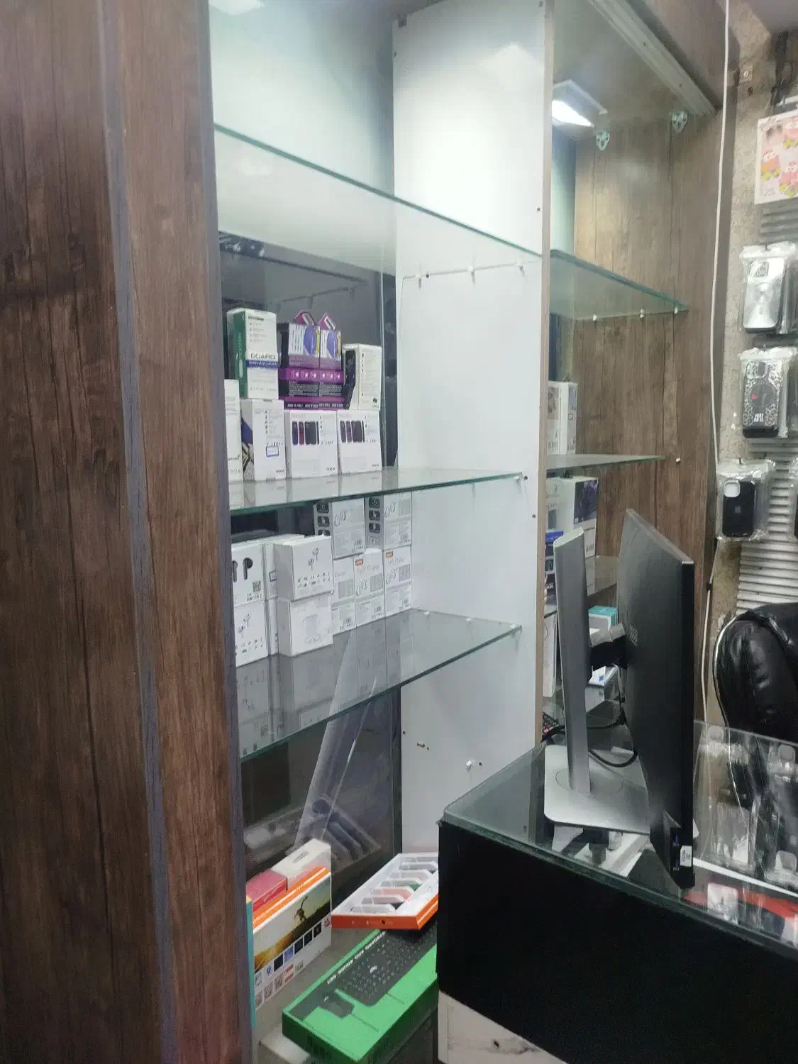ویترین مغازه موبایل و کامپیوتر|بوفه، ویترین، کنسول|تهران, جیحون|دیوار