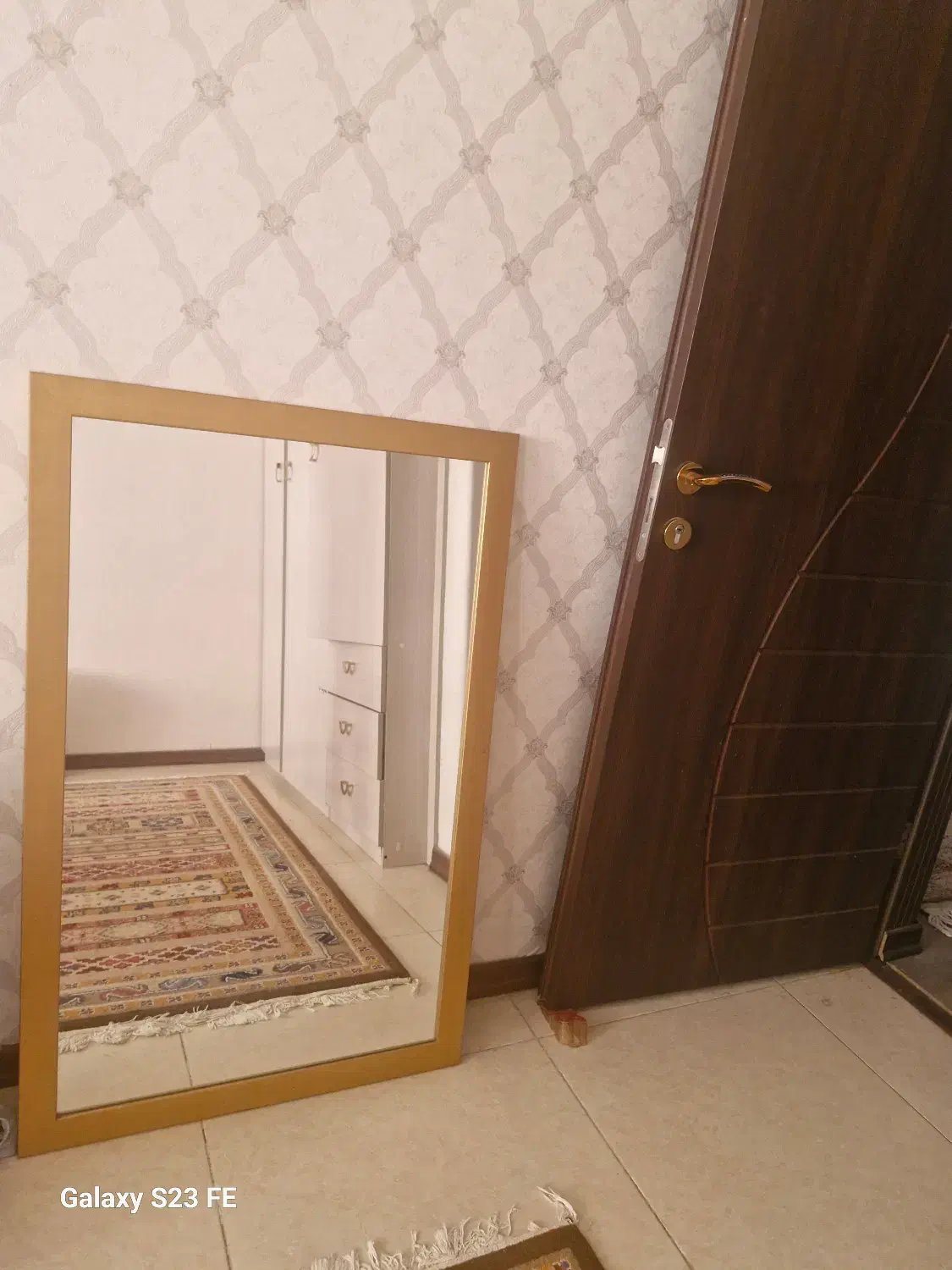 آینه|آینه|شیراز, ارم|دیوار