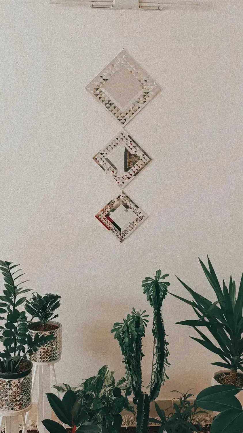 آینه|آینه|قائن, |دیوار