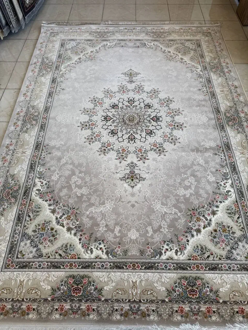 9متری 700شانه دیزاین 1200شانه تمام نخ فقط 9 تومن|فرش|آران و بیدگل, |دیوار
