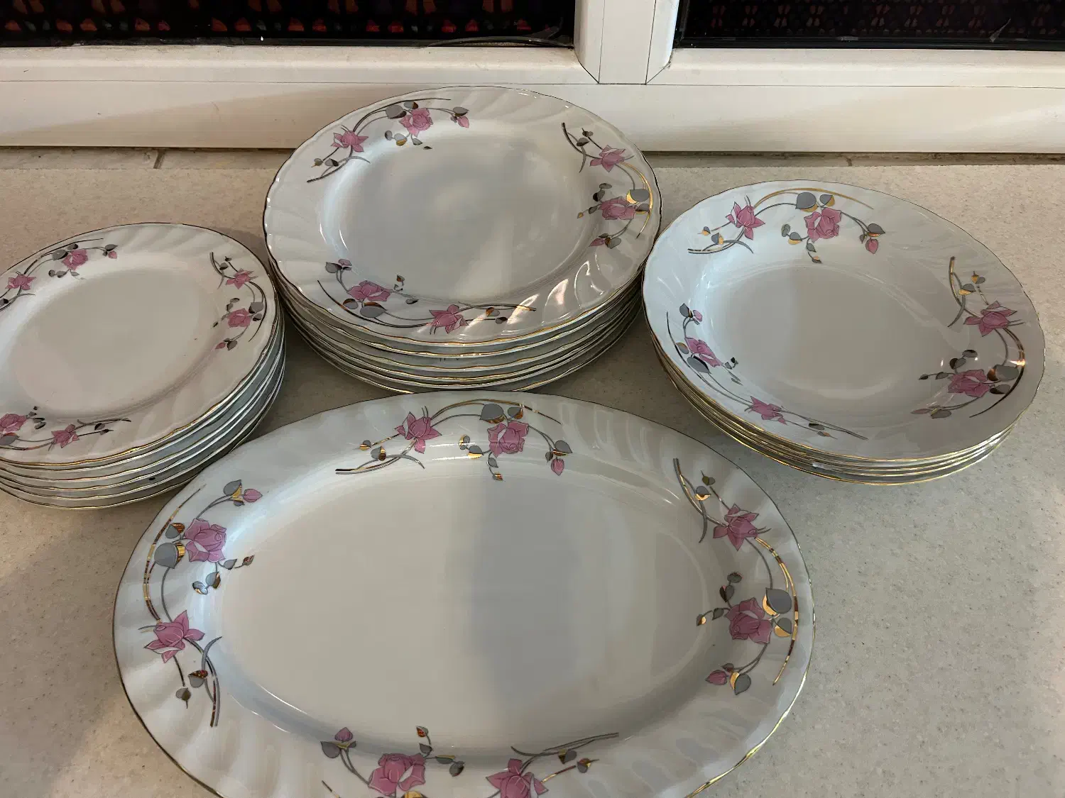 سرویس پلوخوری چینی قدیمی|ظروف سرو و پذیرایی|قم, زینبیه|دیوار